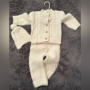 Baby knitwear matching set
